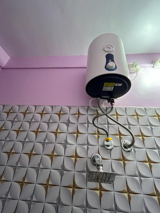 אויאיין Hotel Shri Kunj מראה חיצוני תמונה